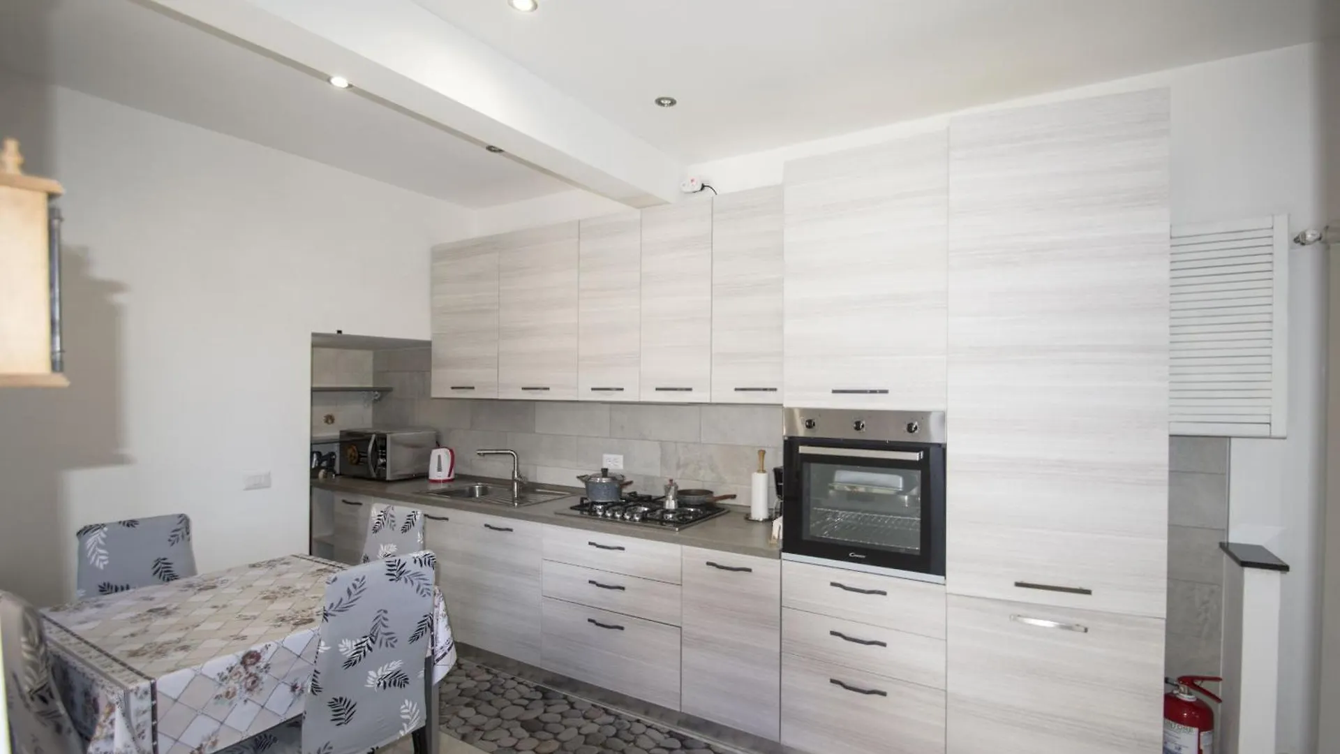Il Cortiletto - Germignaga Apartment 0*,